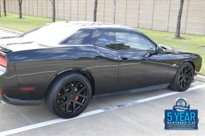 2011 Dodge Challenger SRT8 392 6SPD MANUAL RARE COMBO FRESH TRADE CLEAN   - Photo 15 - Stafford, TX 77477