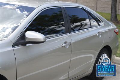 2015 Toyota Camry LE 86K LOW MILES FRESH TRADE IN NICE   - Photo 9 - Stafford, TX 77477