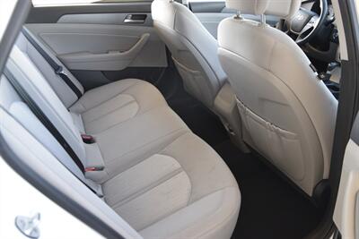 2017 Hyundai Sonata Hybrid SE   - Photo 37 - Stafford, TX 77477