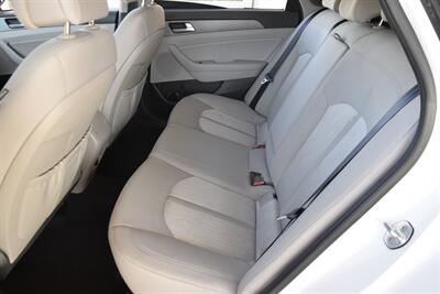2017 Hyundai Sonata Hybrid SE   - Photo 29 - Stafford, TX 77477