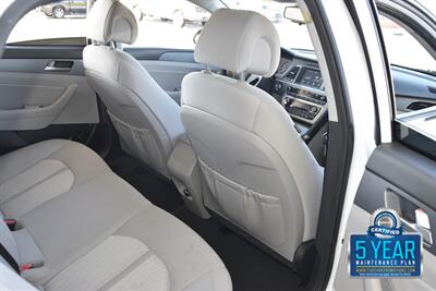 2017 Hyundai Sonata Hybrid SE   - Photo 36 - Stafford, TX 77477