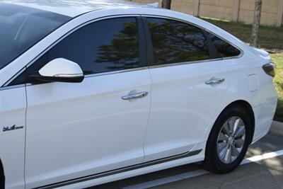 2017 Hyundai Sonata Hybrid SE   - Photo 16 - Stafford, TX 77477