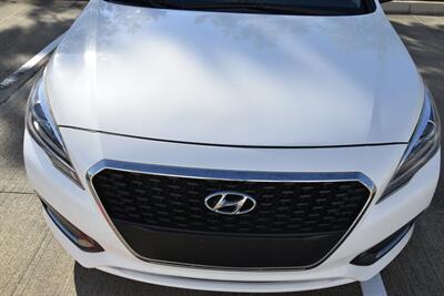 2017 Hyundai Sonata Hybrid SE   - Photo 10 - Stafford, TX 77477