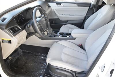 2017 Hyundai Sonata Hybrid SE   - Photo 26 - Stafford, TX 77477