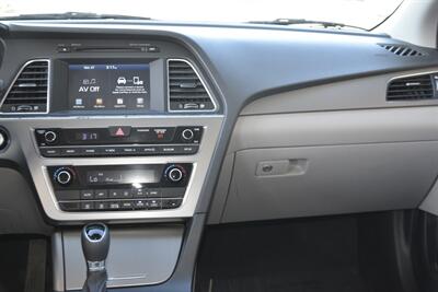 2017 Hyundai Sonata Hybrid SE   - Photo 33 - Stafford, TX 77477