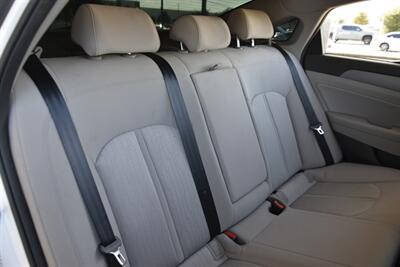 2017 Hyundai Sonata Hybrid SE   - Photo 38 - Stafford, TX 77477