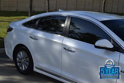 2017 Hyundai Sonata Hybrid SE   - Photo 8 - Stafford, TX 77477