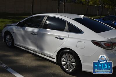 2017 Hyundai Sonata Hybrid SE   - Photo 1 - Stafford, TX 77477