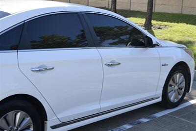 2017 Hyundai Sonata Hybrid SE   - Photo 20 - Stafford, TX 77477