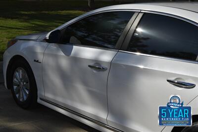2017 Hyundai Sonata Hybrid SE   - Photo 2 - Stafford, TX 77477
