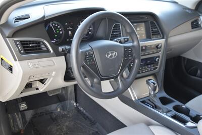 2017 Hyundai Sonata Hybrid SE   - Photo 25 - Stafford, TX 77477