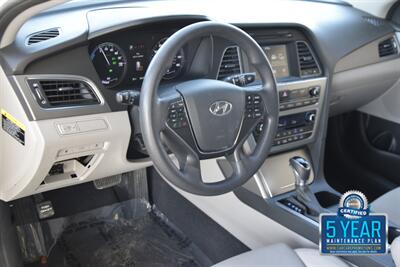 2017 Hyundai Sonata Hybrid SE   - Photo 25 - Stafford, TX 77477