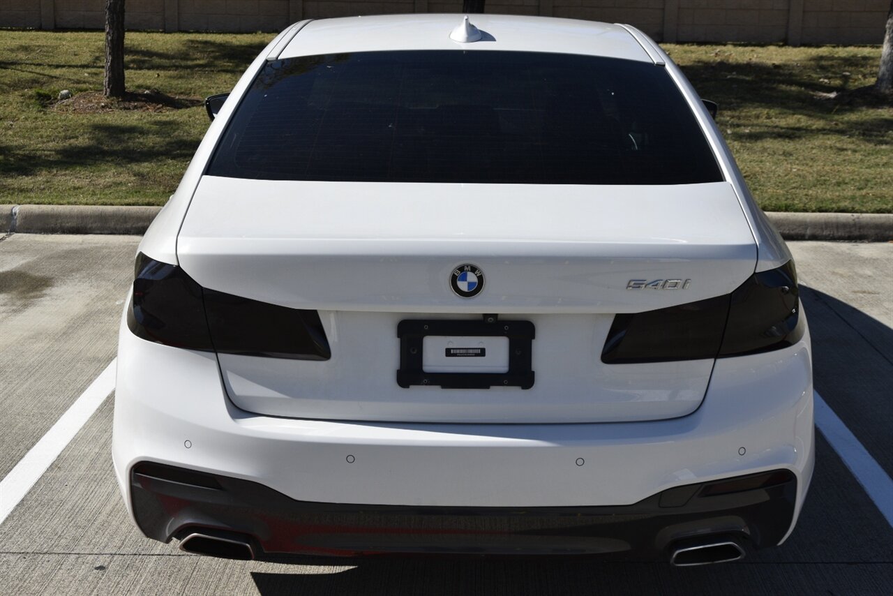 2018 BMW 5 Series 540i photo 22