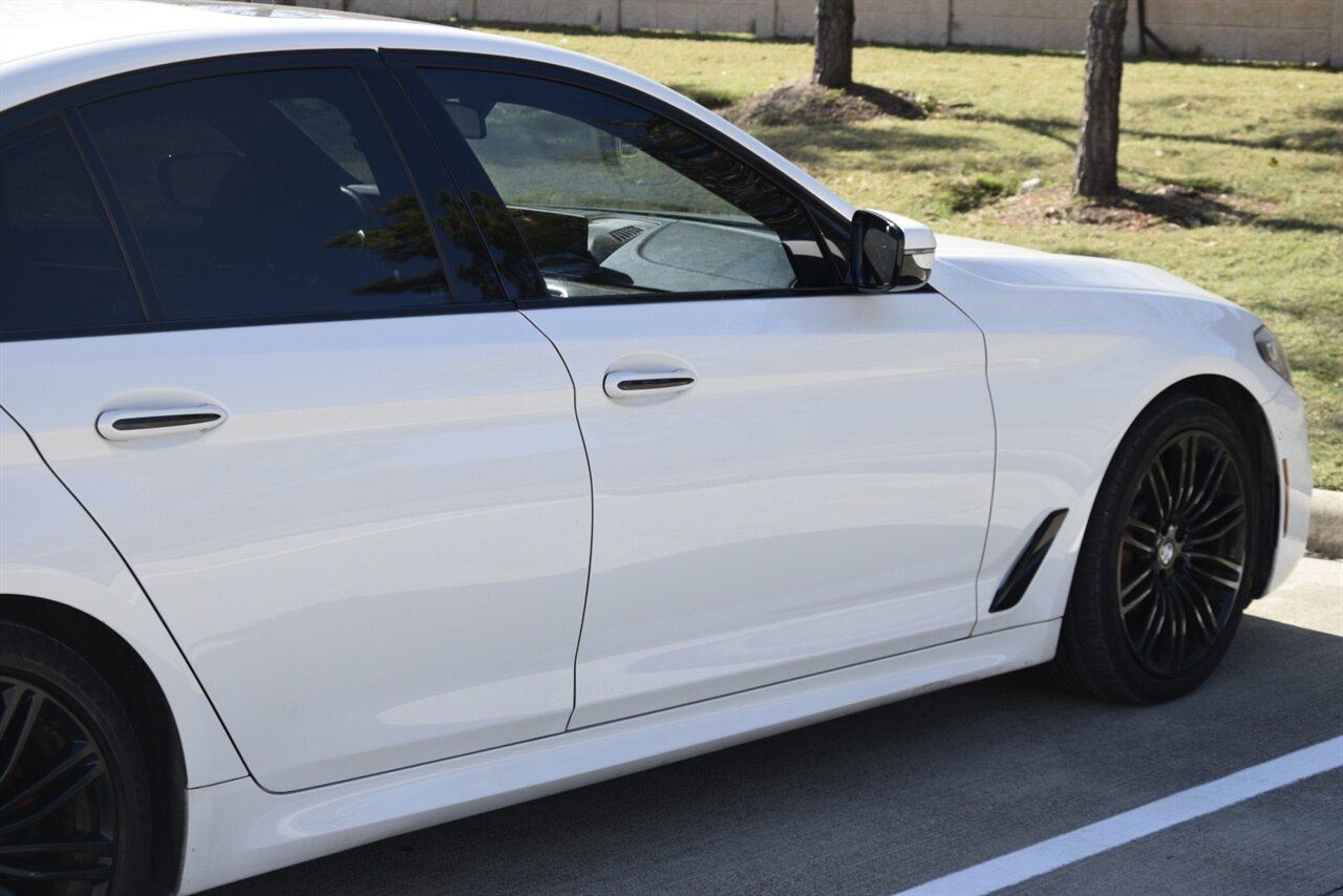 2018 BMW 5 Series 540i photo 21