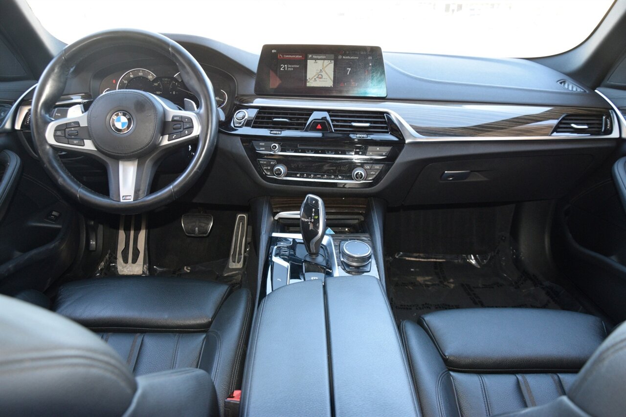 2018 BMW 5 Series 540i photo 29