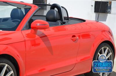 2010 Audi TT 2.0T QUATTRP PREMIUM PLUS CONVERTIBLE FRESH TRADE   - Photo 12 - Stafford, TX 77477