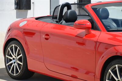 2010 Audi TT 2.0T QUATTRP PREMIUM PLUS CONVERTIBLE FRESH TRADE   - Photo 11 - Stafford, TX 77477