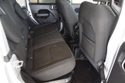 2023 Jeep Wrangler Rubicon 4xe   - Photo 37 - Stafford, TX 77477