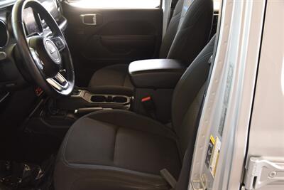 2023 Jeep Wrangler Rubicon 4xe   - Photo 30 - Stafford, TX 77477