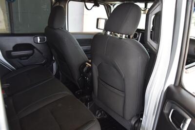 2023 Jeep Wrangler Rubicon 4xe   - Photo 35 - Stafford, TX 77477