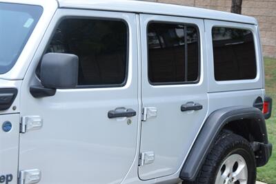 2023 Jeep Wrangler Rubicon 4xe   - Photo 9 - Stafford, TX 77477
