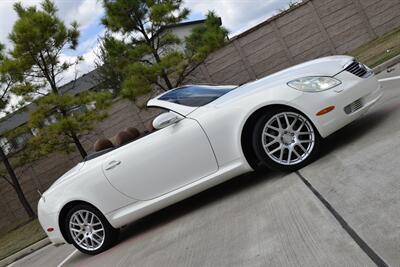 2005 Lexus SC 430 CONVERTIBLE NAV HTD STS HWY MILES CLEAN   - Photo 36 - Stafford, TX 77477