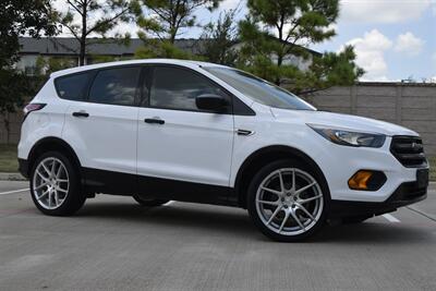 2018 Ford Escape S 44K LOW MILES BK/CAM CLEAN NEW CAR TRADE   - Photo 26 - Stafford, TX 77477