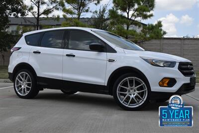 2018 Ford Escape S 44K LOW MILES BK/CAM CLEAN NEW CAR TRADE   - Photo 26 - Stafford, TX 77477