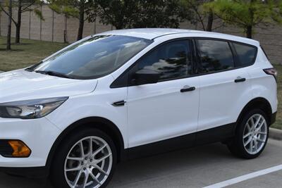 2018 Ford Escape S 44K LOW MILES BK/CAM CLEAN NEW CAR TRADE   - Photo 7 - Stafford, TX 77477