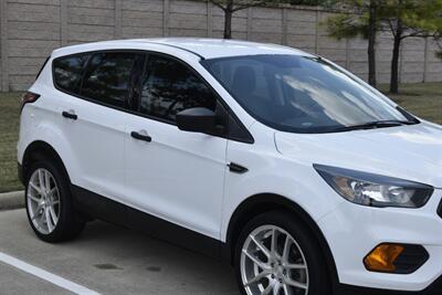 2018 Ford Escape S 44K LOW MILES BK/CAM CLEAN NEW CAR TRADE   - Photo 6 - Stafford, TX 77477