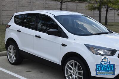 2018 Ford Escape S 44K LOW MILES BK/CAM CLEAN NEW CAR TRADE   - Photo 6 - Stafford, TX 77477