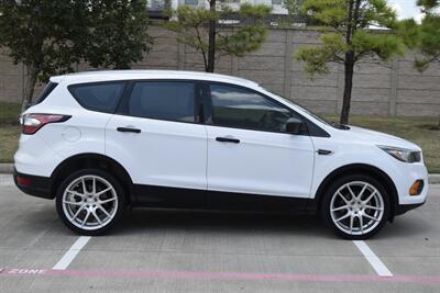 2018 Ford Escape S 44K LOW MILES BK/CAM CLEAN NEW CAR TRADE   - Photo 14 - Stafford, TX 77477