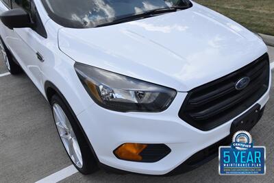 2018 Ford Escape S 44K LOW MILES BK/CAM CLEAN NEW CAR TRADE   - Photo 11 - Stafford, TX 77477