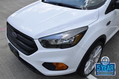 2018 Ford Escape S 44K LOW MILES BK/CAM CLEAN NEW CAR TRADE   - Photo 10 - Stafford, TX 77477