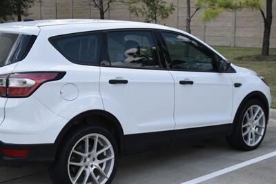 2018 Ford Escape S 44K LOW MILES BK/CAM CLEAN NEW CAR TRADE   - Photo 20 - Stafford, TX 77477