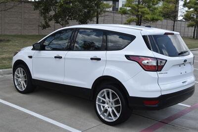 2018 Ford Escape S 44K LOW MILES BK/CAM CLEAN NEW CAR TRADE   - Photo 16 - Stafford, TX 77477