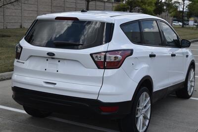 2018 Ford Escape S 44K LOW MILES BK/CAM CLEAN NEW CAR TRADE   - Photo 15 - Stafford, TX 77477