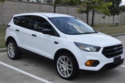 2018 Ford Escape S 44K LOW MILES BK/CAM CLEAN NEW CAR TRADE   - Photo 4 - Stafford, TX 77477