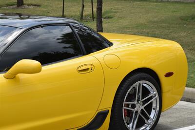 2002 Chevrolet Corvette Z06 52K LOW MILES MILLENNIUM YELLOW/BLK CHRM WHLS   - Photo 9 - Stafford, TX 77477