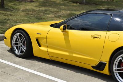 2002 Chevrolet Corvette Z06 52K LOW MILES MILLENNIUM YELLOW/BLK CHRM WHLS   - Photo 19 - Stafford, TX 77477