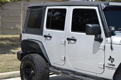 2010 Jeep Wrangler UNLIMITED SPORT 4X4 6SPD MANUAL WINCH LIFTED NICE   - Photo 8 - Stafford, TX 77477