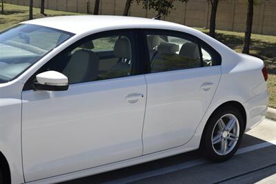 2014 Volkswagen Jetta TDI LOADED LTHR HTD SEATS PREM WHLS 35+MPG   - Photo 9 - Stafford, TX 77477