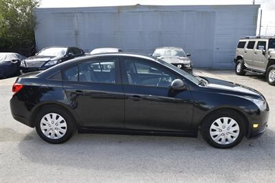 2014 Chevrolet Cruze LS Auto   - Photo 2 - Stafford, TX 77477