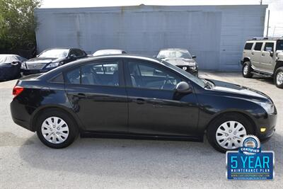 2014 Chevrolet Cruze LS Auto   - Photo 2 - Stafford, TX 77477