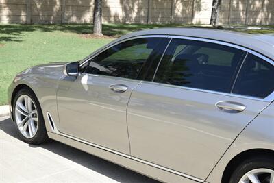 2016 BMW 750i NAV BK/CAM EXEC PKG PREM/SPTS FRESH TRADE IN   - Photo 17 - Stafford, TX 77477