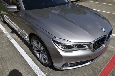 2016 BMW 750i NAV BK/CAM EXEC PKG PREM/SPTS FRESH TRADE IN   - Photo 11 - Stafford, TX 77477