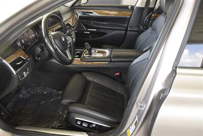 2016 BMW 750i NAV BK/CAM EXEC PKG PREM/SPTS FRESH TRADE IN   - Photo 30 - Stafford, TX 77477