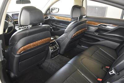 2016 BMW 750i NAV BK/CAM EXEC PKG PREM/SPTS FRESH TRADE IN   - Photo 34 - Stafford, TX 77477