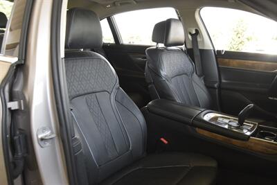 2016 BMW 750i NAV BK/CAM EXEC PKG PREM/SPTS FRESH TRADE IN   - Photo 33 - Stafford, TX 77477