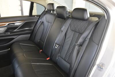 2016 BMW 750i NAV BK/CAM EXEC PKG PREM/SPTS FRESH TRADE IN   - Photo 38 - Stafford, TX 77477